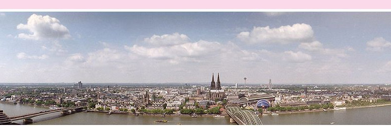 Ansicht von der Hohenzollernbrücke: Nahaufnahme der KölnTrianglebüros